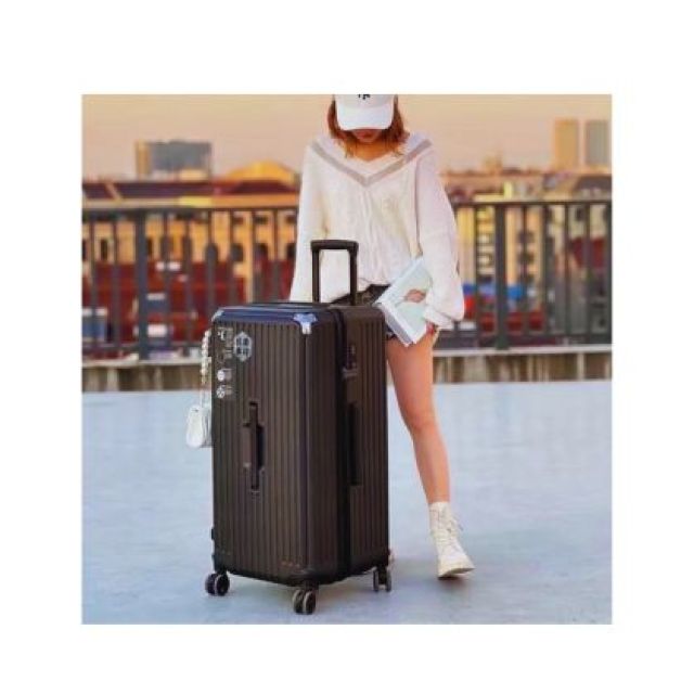 กระเป๋าเดินทาง ทนทาน มาพร้อมล้อเลื่อนเงียบ 360 องศา ไซส์ 32 นิ้ว